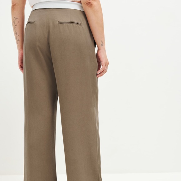 Reformation Stevie Pant in Mushroom size 22 - Picture 3 of 6